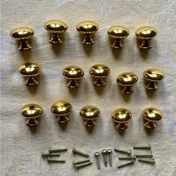 Brass Cabinet or Drawer Pulls Knobs - Picture 2 of 8